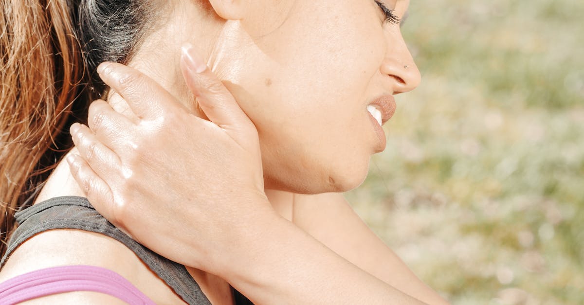 discover effective solutions and insights for shoulder blade discomfort. learn about causes, symptoms, and tips for relief to enhance your health and well-being.