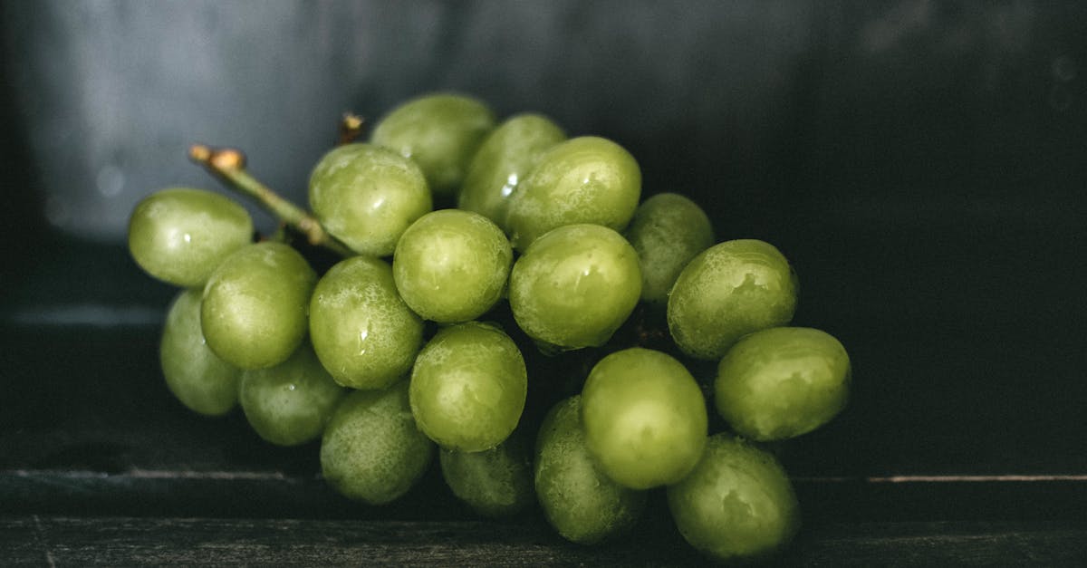 découvrez les causes, les symptômes et les options de traitement des céphalées en grappe, une maladie rare mais extrêmement douloureuse. apprenez à gérer les épisodes et à améliorer votre qualité de vie.