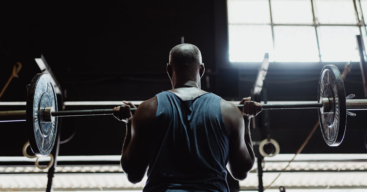 découvrez des techniques de levage efficaces pour améliorer votre force et prévenir les blessures. Apprenez la forme appropriée, des conseils et des exercices qui améliorent votre jeu de levage, que vous soyez un athlète débutant ou expérimenté.