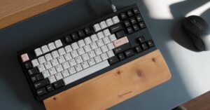 discover the ultimate ergonomic workstation designed to enhance comfort and productivity. our adjustable desks, supportive chairs, and smart layouts promote better posture and well-being, making your work environment more efficient and enjoyable.