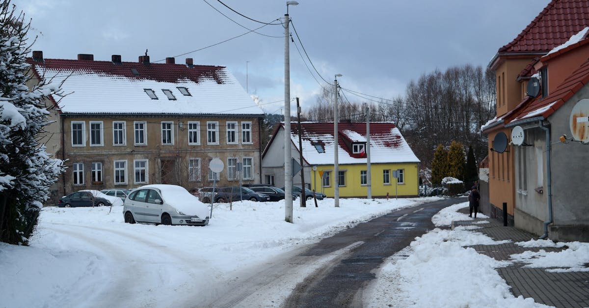 learn about frozen shoulder, its symptoms, causes, and treatment options. discover effective ways to alleviate pain and regain mobility in this comprehensive guide.