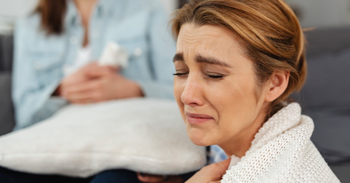 discover effective solutions for shoulder pain relief. learn about the causes, symptoms, and treatment options to help you manage and overcome discomfort in your shoulder. get expert tips and advice to improve your mobility and enhance your quality of life.