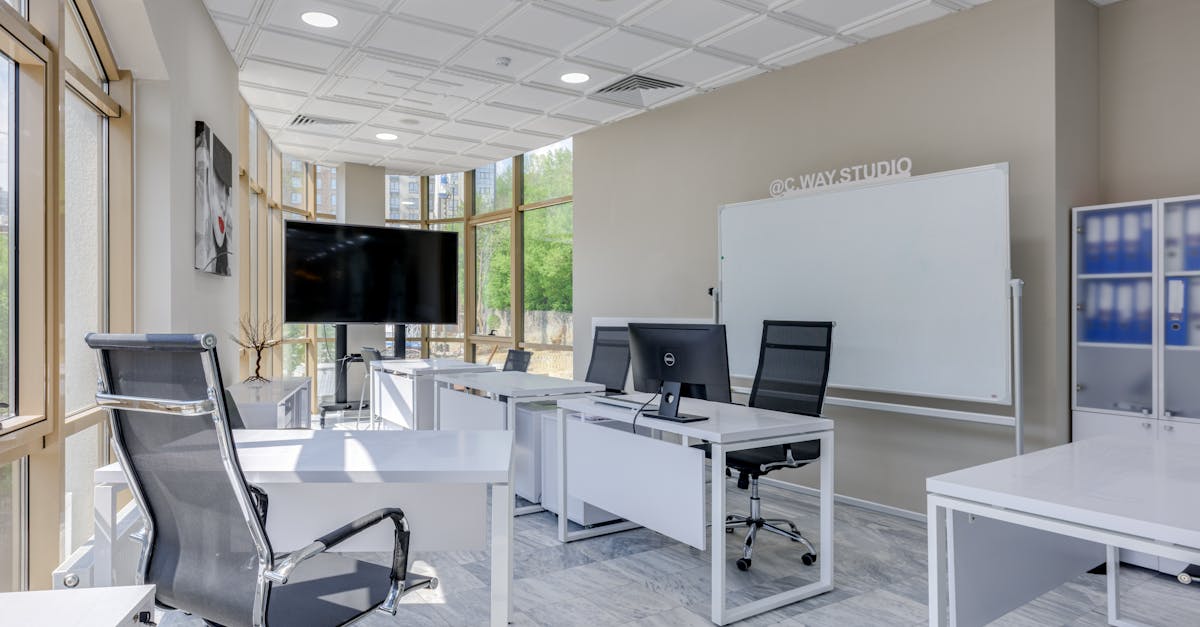 discover the perfect ergonomic chairs designed to enhance your comfort and productivity. explore our selection that supports healthy posture, reduces strain, and elevates your workspace experience.