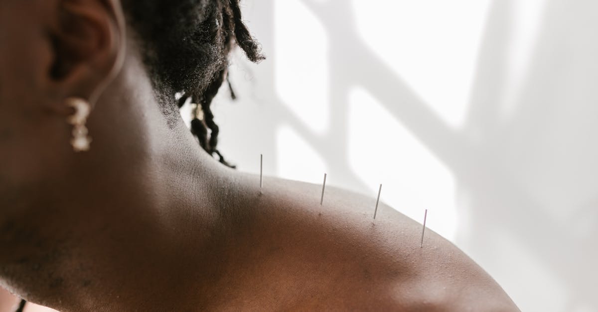 discover effective solutions for shoulder pain relief with our expert tips and remedies. whether it's due to injury or tension, learn how to alleviate discomfort and regain mobility in your shoulders.