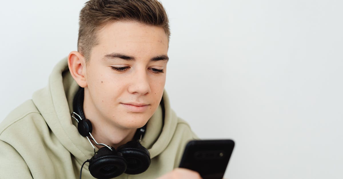 discover effective solutions for tech neck, a common condition resulting from prolonged screen time and poor posture. learn how to alleviate discomfort and improve your posture with expert tips and exercises.