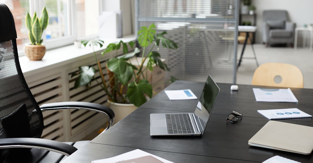 discover the benefits of an ergonomic workstation designed to enhance comfort and productivity. optimize your workspace with adjustable furniture and accessories that promote better posture and reduce strain, ensuring you work efficiently and comfortably throughout the day.