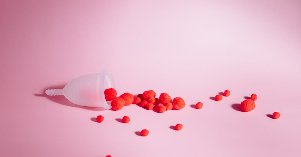 discover effective strategies and insights for managing menstrual migraines. understand the connection between hormonal changes and migraine episodes, and explore treatments and lifestyle adjustments to alleviate pain and improve well-being.