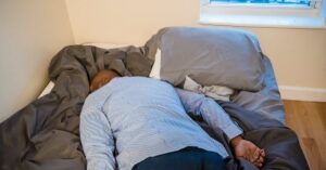 discover the best sleep positions for a restful night. explore how different sleeping styles can impact your health, comfort, and quality of sleep. find tips for optimizing your sleep posture and improving your overall well-being.